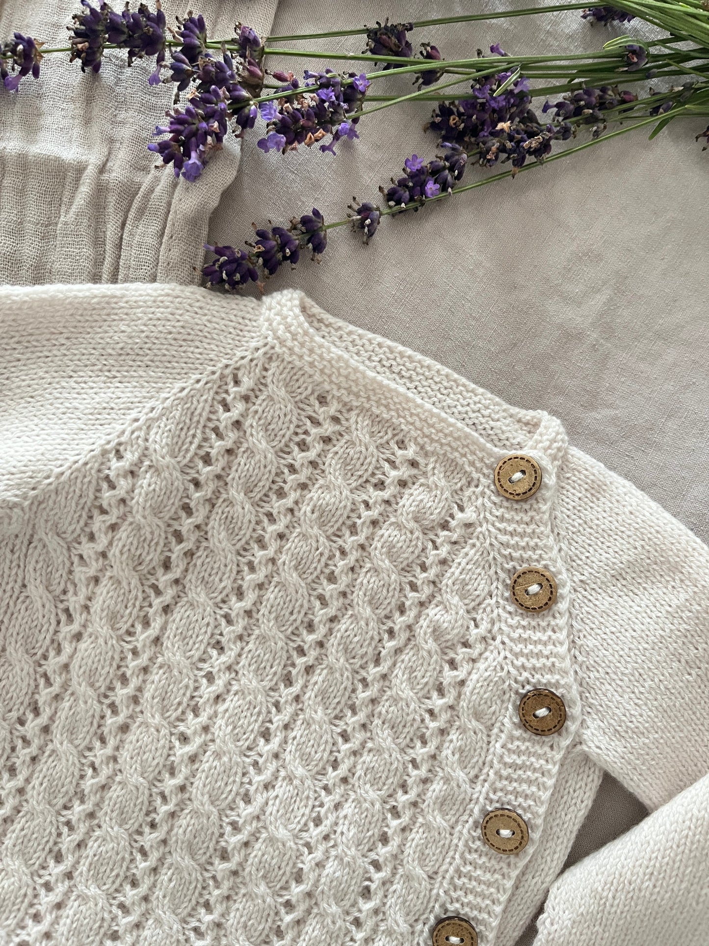 Nóvember ungbarnapeysa